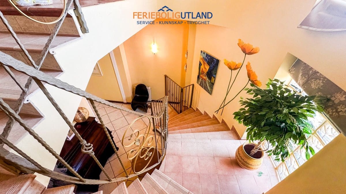 6 soveværelse Villa til salg i La Mata med swimmingpool garage - € 950.000 (Ref: 10007064)