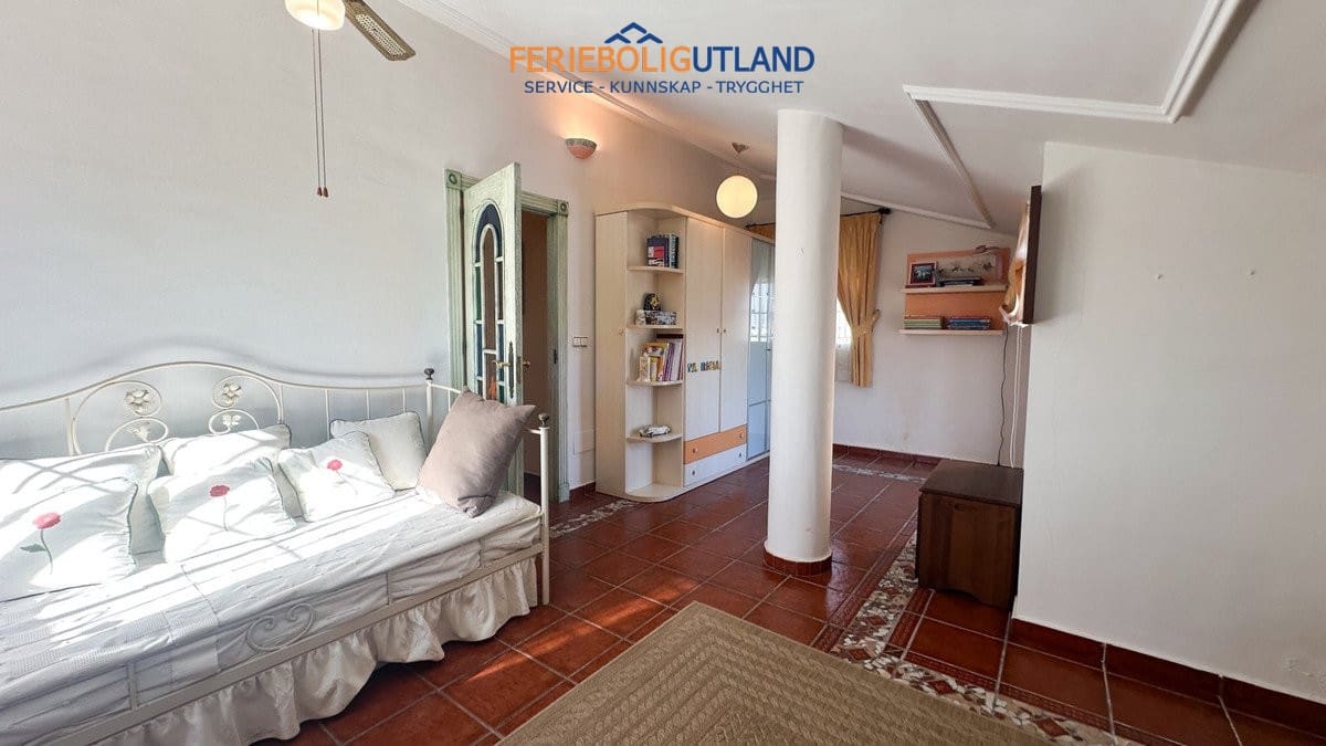 6 soveværelse Villa til salg i La Mata med swimmingpool garage - € 950.000 (Ref: 10007064)
