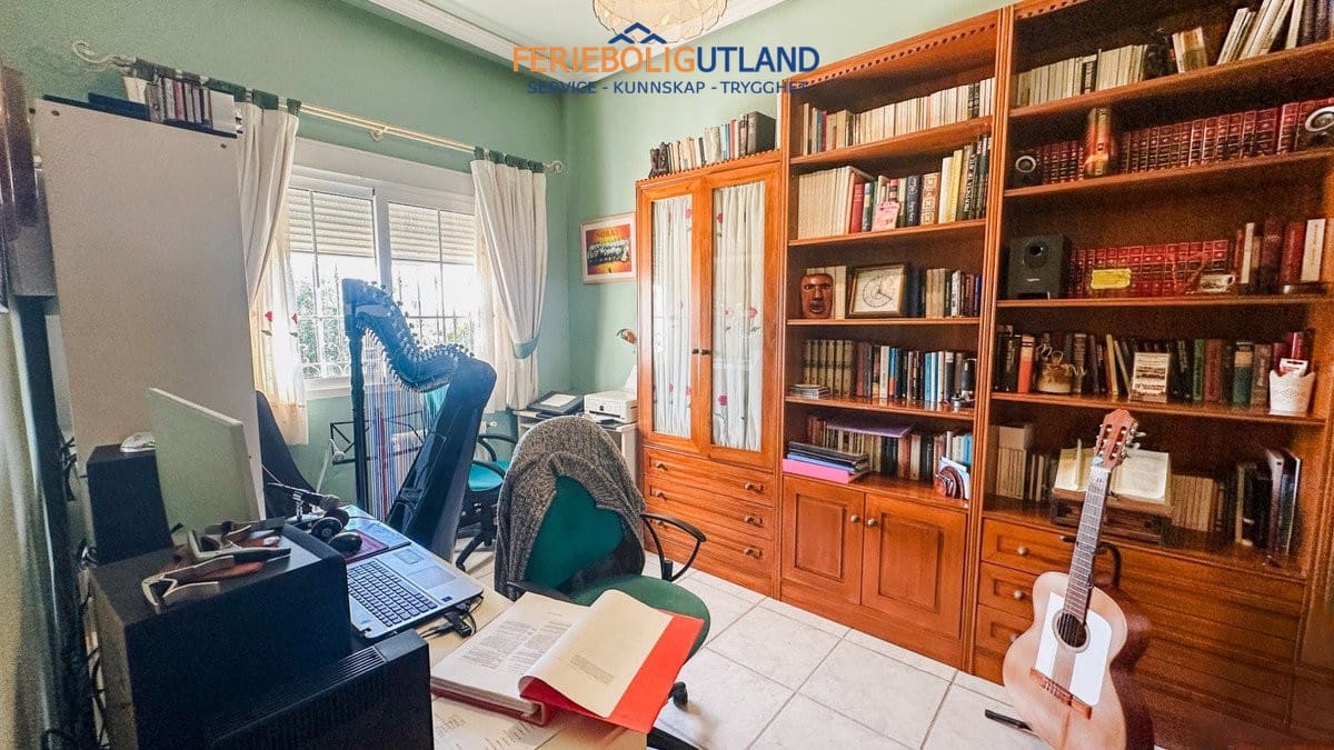 6 soveværelse Villa til salg i La Mata med swimmingpool garage - € 950.000 (Ref: 10007064)