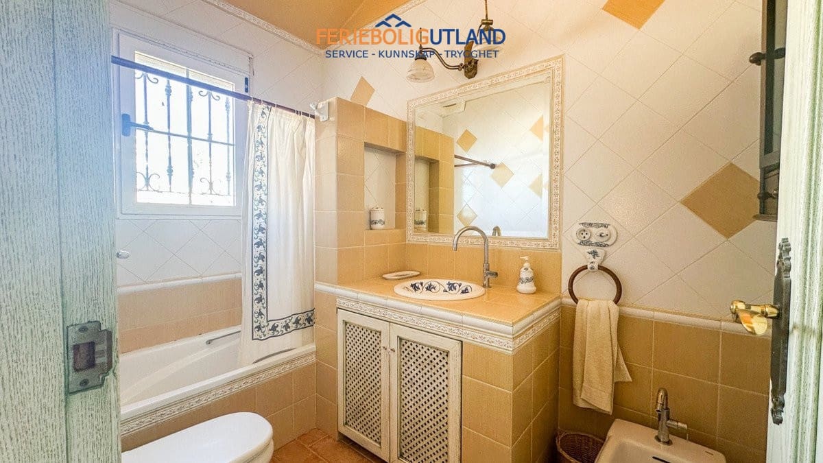 6 soveværelse Villa til salg i La Mata med swimmingpool garage - € 950.000 (Ref: 10007064)