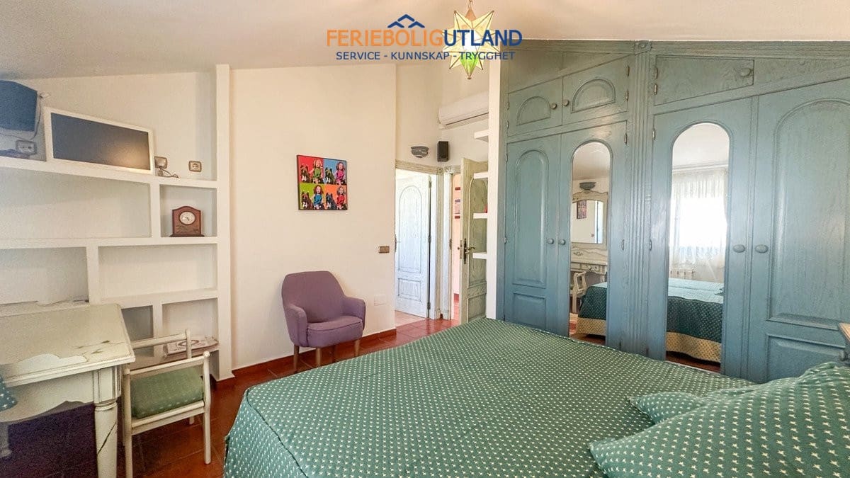 6 soveværelse Villa til salg i La Mata med swimmingpool garage - € 950.000 (Ref: 10007064)