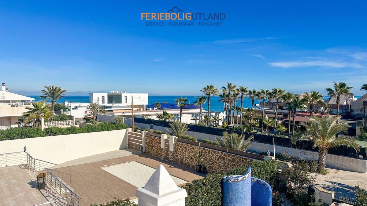 6 soveværelse Villa til salg i La Mata med swimmingpool garage - € 950.000 (Ref: 10007064)