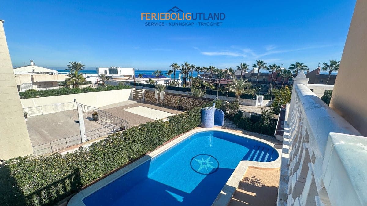 6 soveværelse Villa til salg i La Mata med swimmingpool garage - € 950.000 (Ref: 10007064)