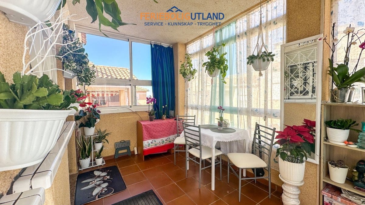 2 soveværelse Bungalow til salg i Torrevieja med swimmingpool - € 179.900 (Ref: 10007067)