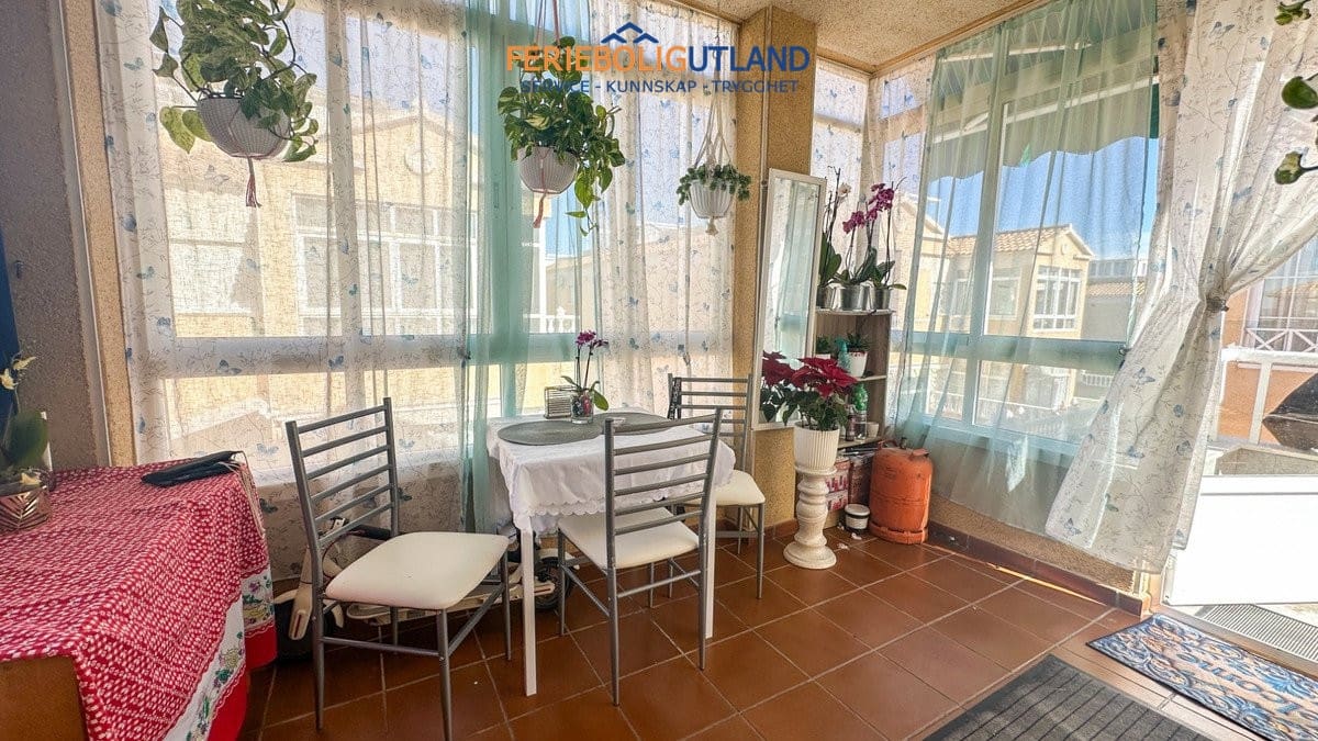 2 soveværelse Bungalow til salg i Torrevieja med swimmingpool - € 179.900 (Ref: 10007067)