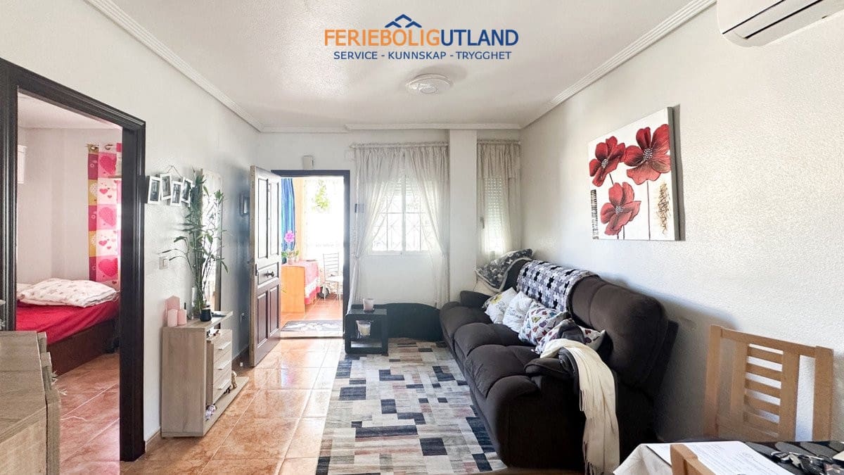 2 soveværelse Bungalow til salg i Torrevieja med swimmingpool - € 179.900 (Ref: 10007067)