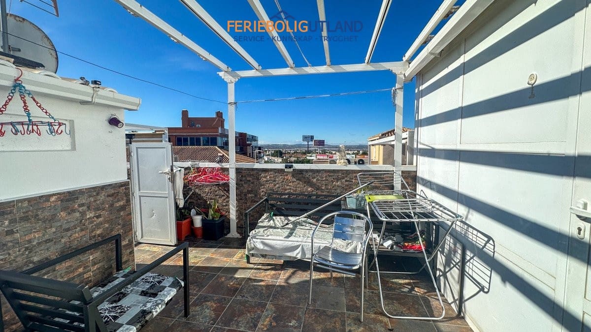 2 soveværelse Bungalow til salg i Torrevieja med swimmingpool - € 179.900 (Ref: 10007067)