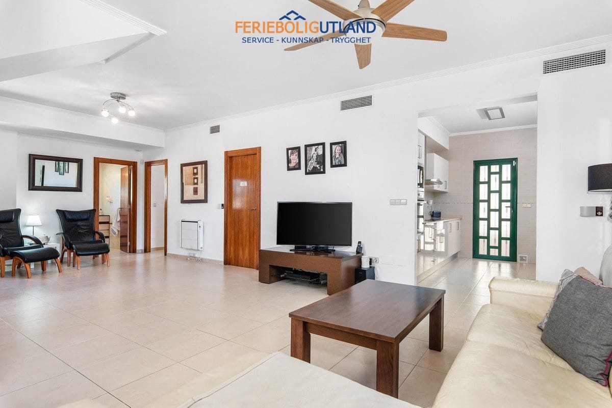 4 slaapkamer Villa te koop in Ciudad Quesada met zwembad garage - € 470.000 (Ref: 10007069)