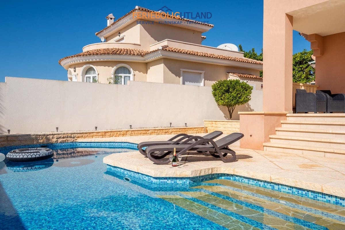 4 slaapkamer Villa te koop in Ciudad Quesada met zwembad garage - € 470.000 (Ref: 10007069)