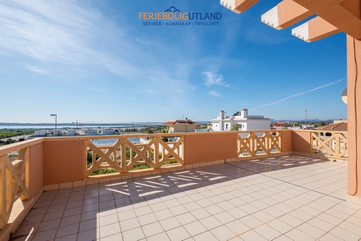 4 slaapkamer Villa te koop in Ciudad Quesada met zwembad garage - € 470.000 (Ref: 10007069)