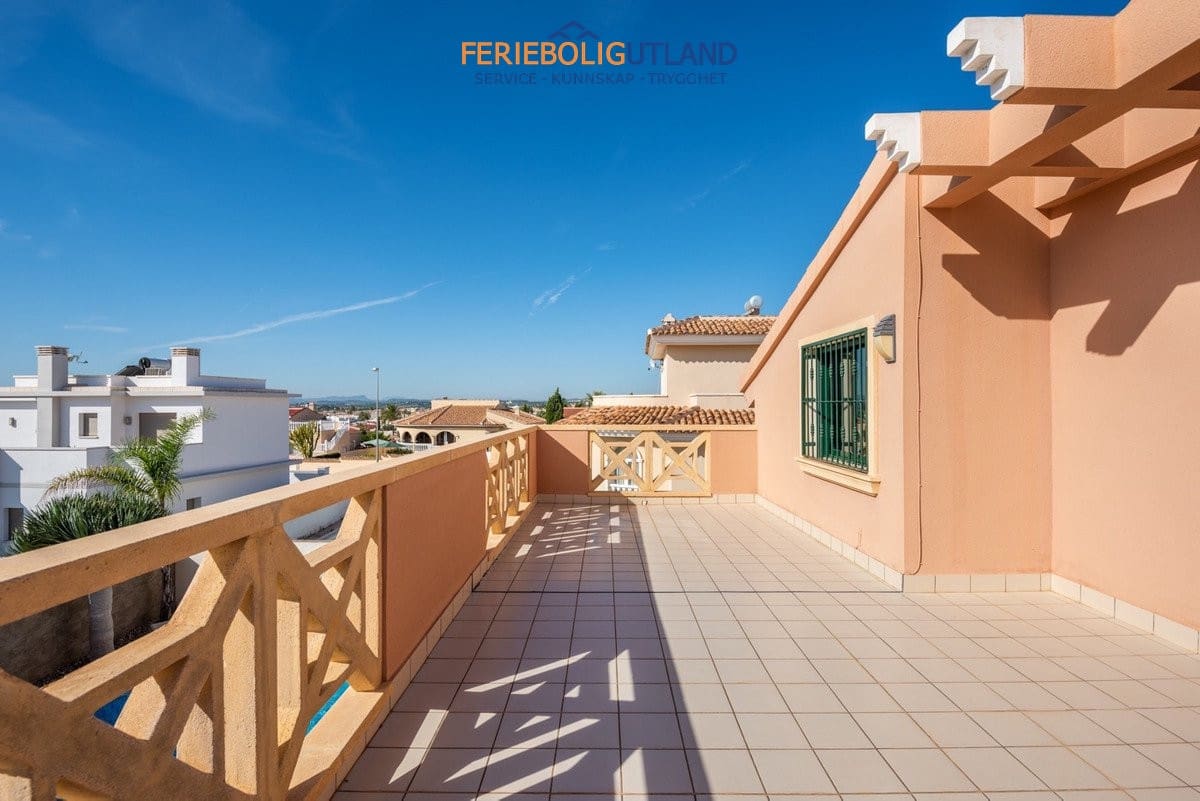 4 slaapkamer Villa te koop in Ciudad Quesada met zwembad garage - € 470.000 (Ref: 10007069)