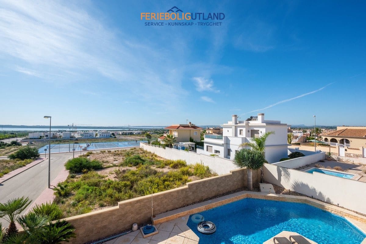 4 slaapkamer Villa te koop in Ciudad Quesada met zwembad garage - € 470.000 (Ref: 10007069)