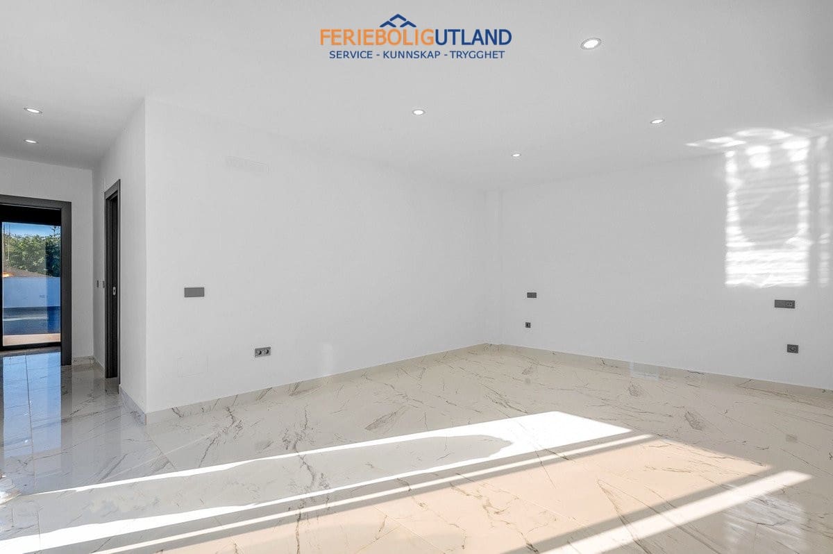 4 soverom Villa til salgs i Campoamor med svømmebasseng garasje - € 985 000 (Ref: 10007071)