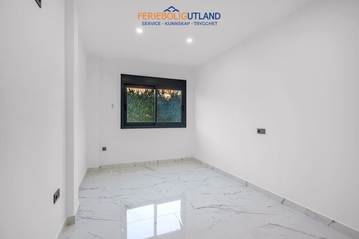 4 soverom Villa til salgs i Campoamor med svømmebasseng garasje - € 985 000 (Ref: 10007071)