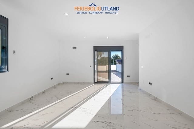 4 soverom Villa til salgs i Dehesa de Campoamor, Orihuela med svømmebasseng garasje - € 985 000 (Ref: 10007071)