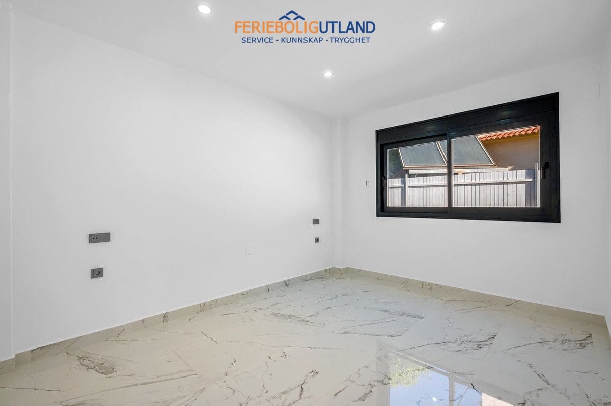 4 soverom Villa til salgs i Campoamor med svømmebasseng garasje - € 985 000 (Ref: 10007071)