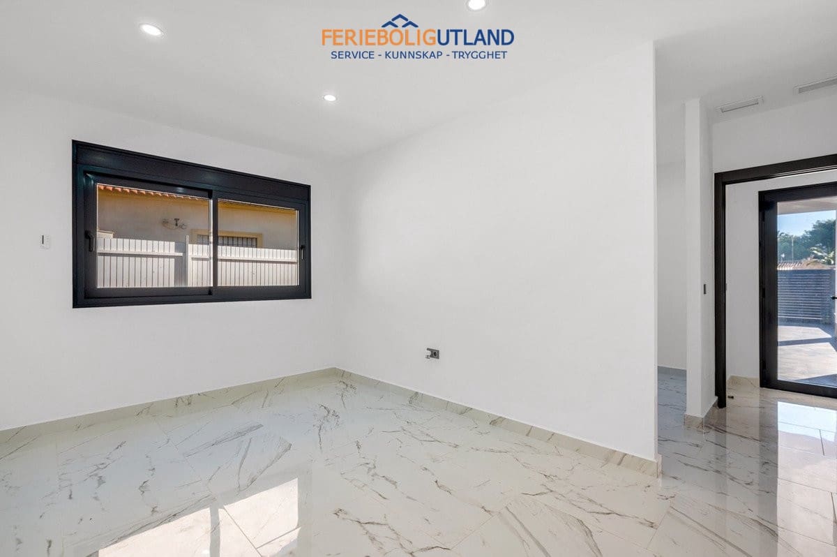 4 soverom Villa til salgs i Campoamor med svømmebasseng garasje - € 985 000 (Ref: 10007071)