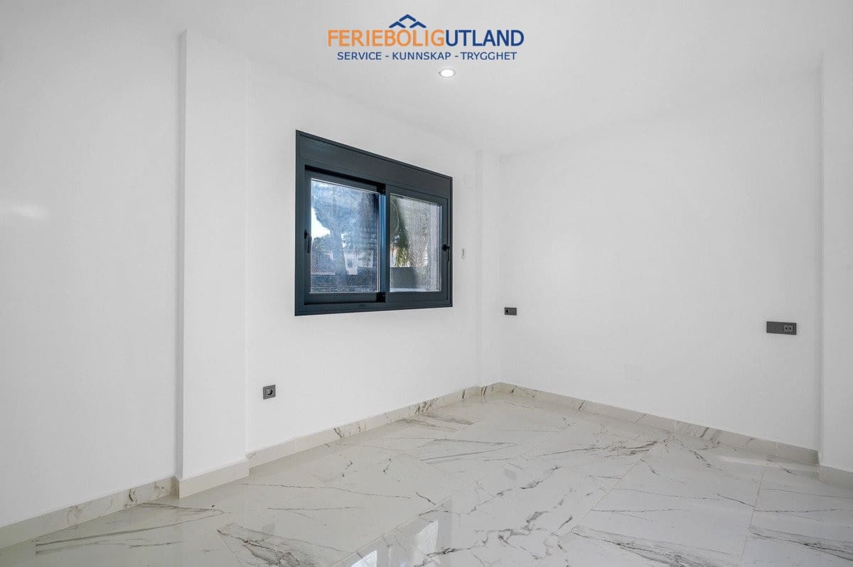 4 soverom Villa til salgs i Campoamor med svømmebasseng garasje - € 985 000 (Ref: 10007071)