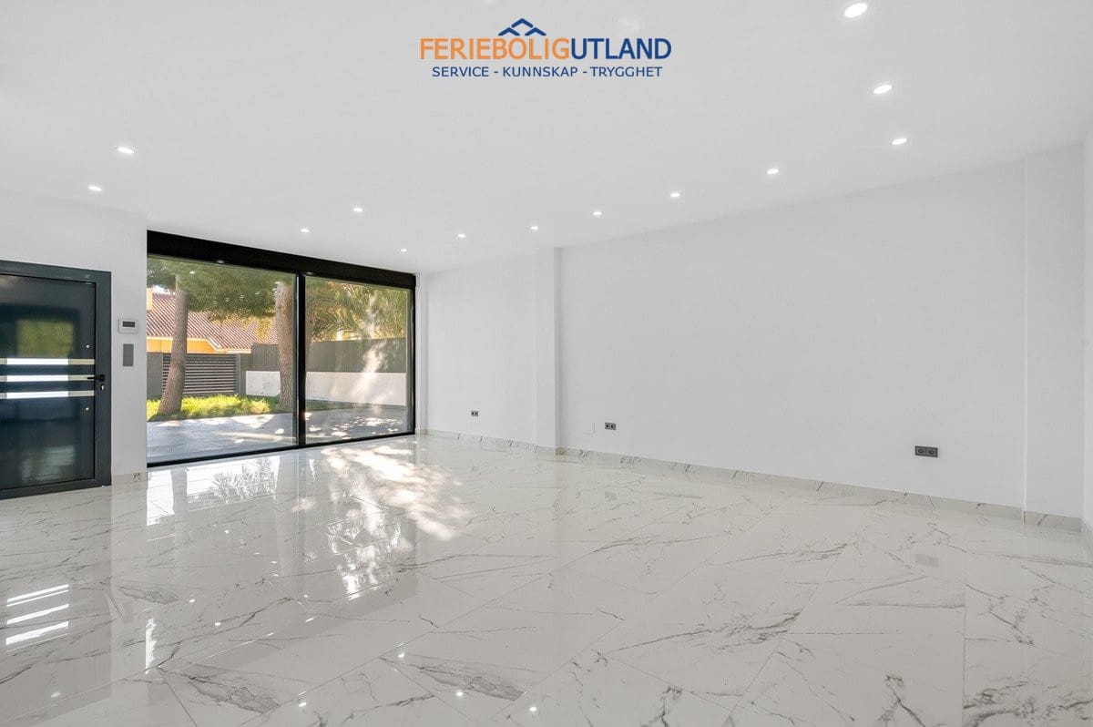 4 soverom Villa til salgs i Campoamor med svømmebasseng garasje - € 985 000 (Ref: 10007071)