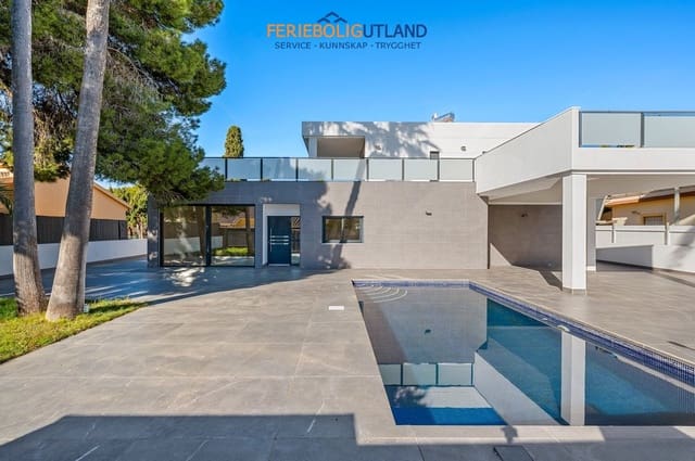 4 soverom Villa til salgs i Dehesa de Campoamor, Orihuela med svømmebasseng garasje - € 985 000 (Ref: 10007071)