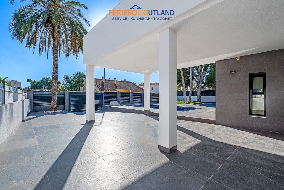 4 soverom Villa til salgs i Campoamor med svømmebasseng garasje - € 985 000 (Ref: 10007071)