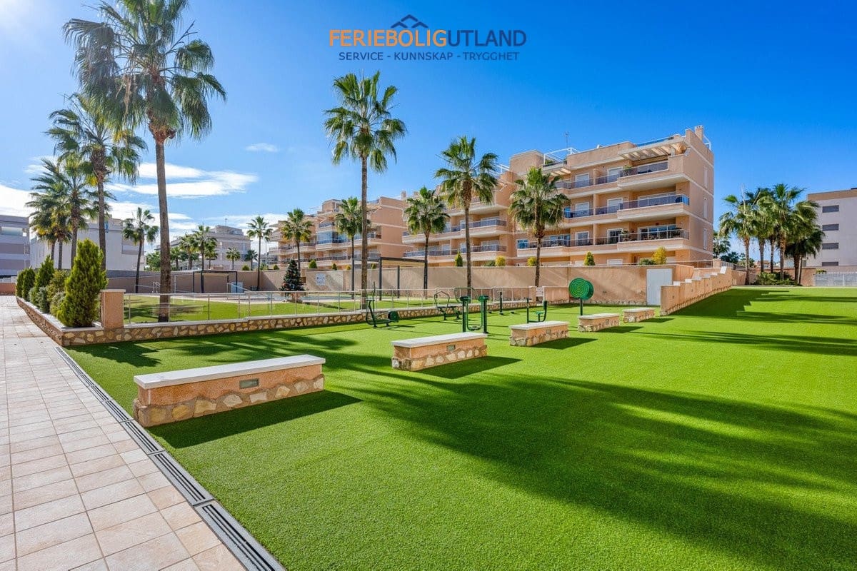 3 soveværelse Lejlighed til salg i Villamartin med swimmingpool garage - € 329.900 (Ref: 10007074)