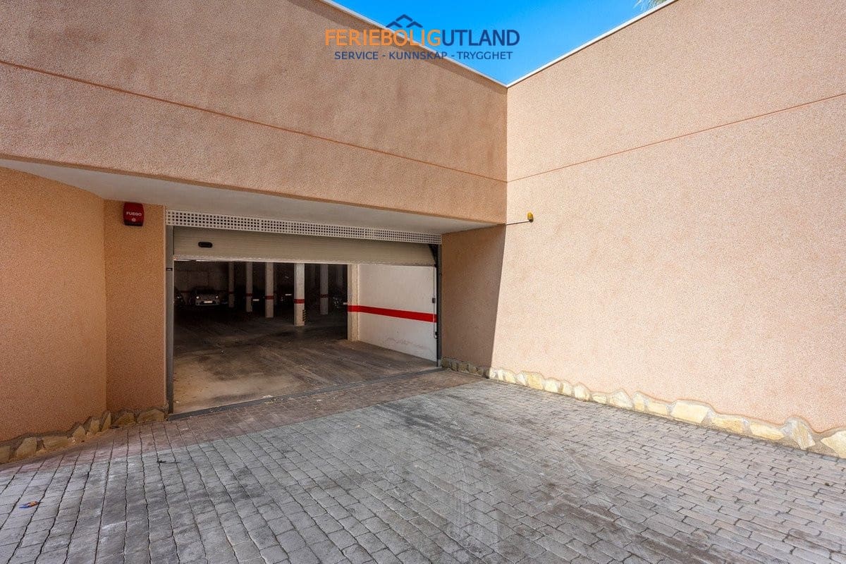 3 soveværelse Lejlighed til salg i Villamartin med swimmingpool garage - € 329.900 (Ref: 10007074)