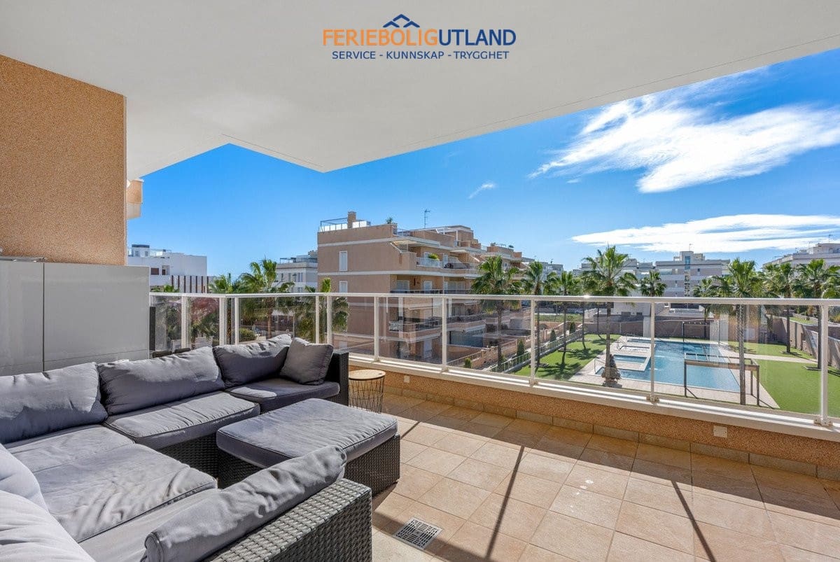 3 soveværelse Lejlighed til salg i Villamartin med swimmingpool garage - € 329.900 (Ref: 10007074)