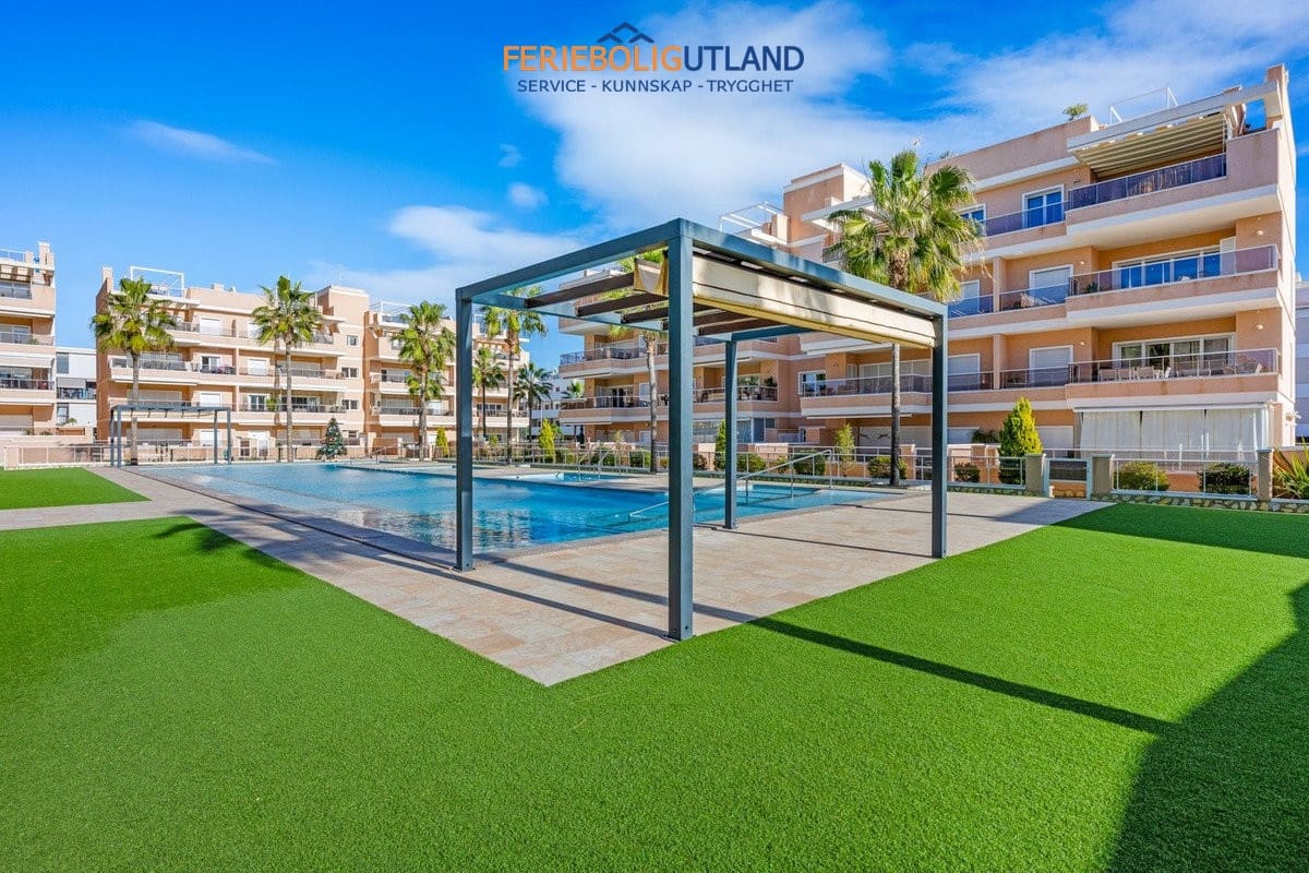 3 soveværelse Lejlighed til salg i Villamartin med swimmingpool garage - € 329.900 (Ref: 10007074)