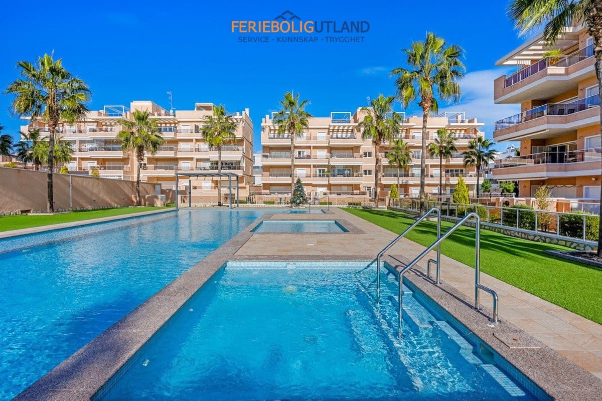3 soveværelse Lejlighed til salg i Villamartin med swimmingpool garage - € 329.900 (Ref: 10007074)