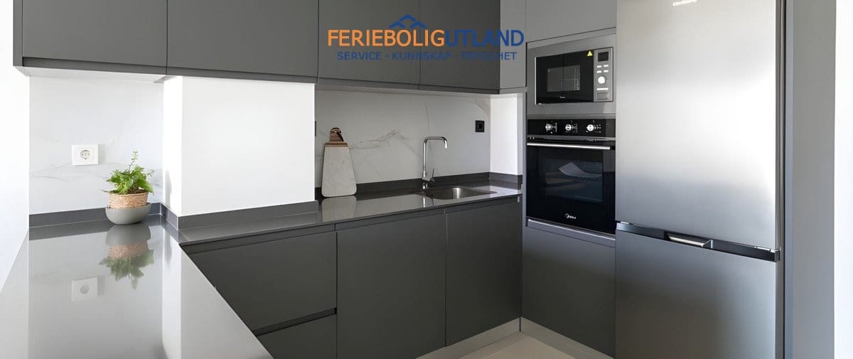 2 soveværelse Lejlighed til salg i Torrevieja med swimmingpool garage - € 287.000 (Ref: 10007075)