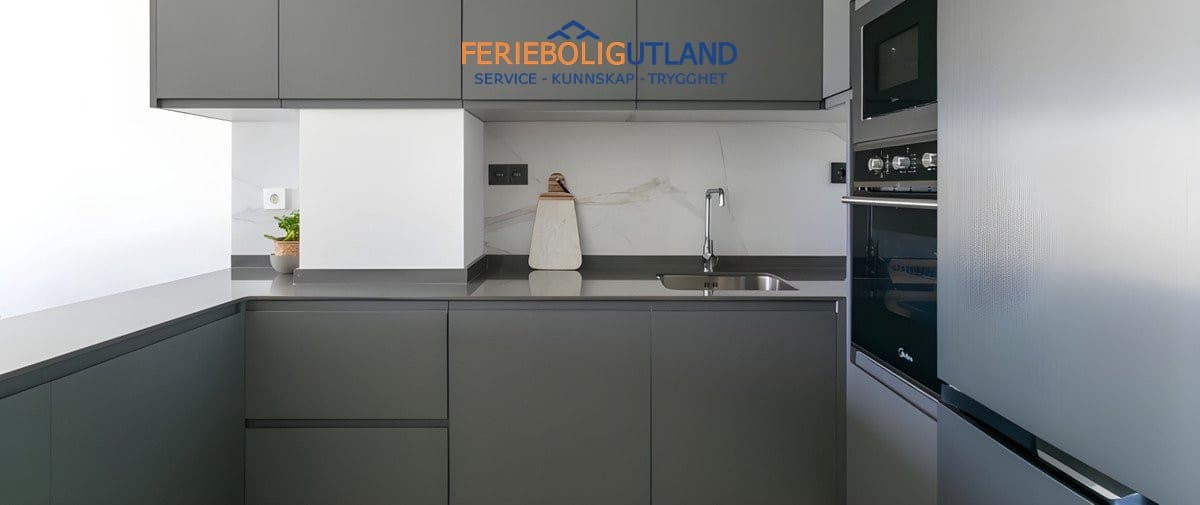 2 soveværelse Lejlighed til salg i Torrevieja med swimmingpool garage - € 287.000 (Ref: 10007075)