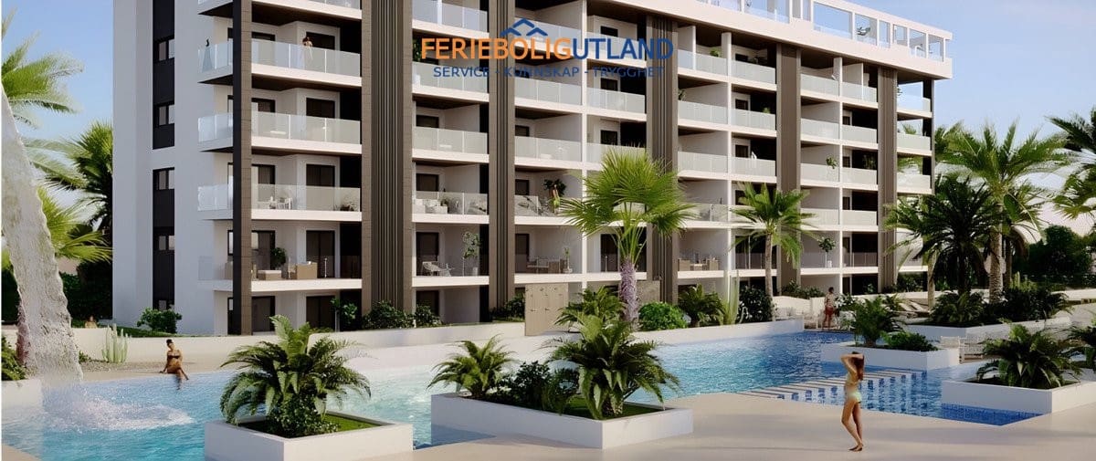 2 soveværelse Lejlighed til salg i Torrevieja med swimmingpool garage - € 287.000 (Ref: 10007075)