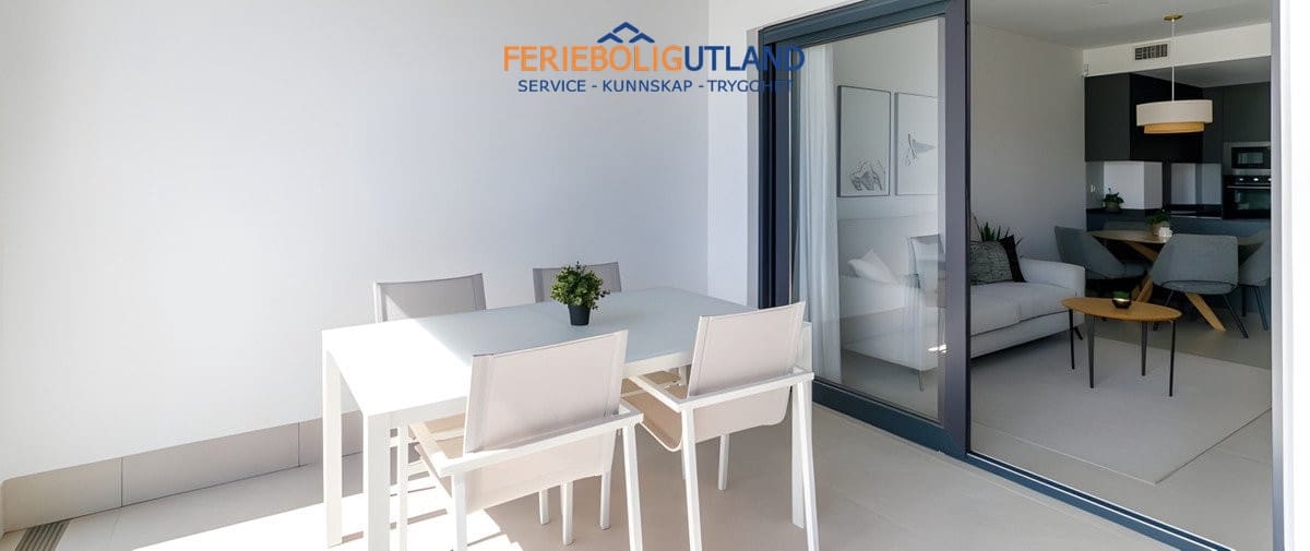 2 soveværelse Lejlighed til salg i Torrevieja med swimmingpool garage - € 287.000 (Ref: 10007075)