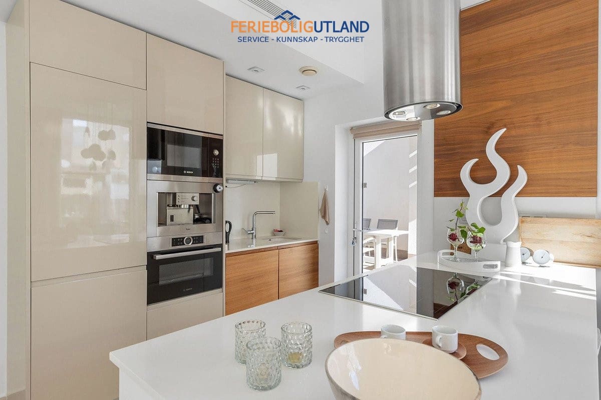 3 soverom Villa til salgs i Ciudad Quesada med svømmebasseng garasje - € 449 000 (Ref: 10007082)