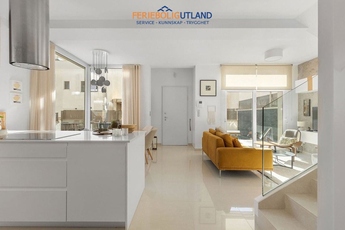 3 soverom Villa til salgs i Ciudad Quesada med svømmebasseng garasje - € 449 000 (Ref: 10007082)