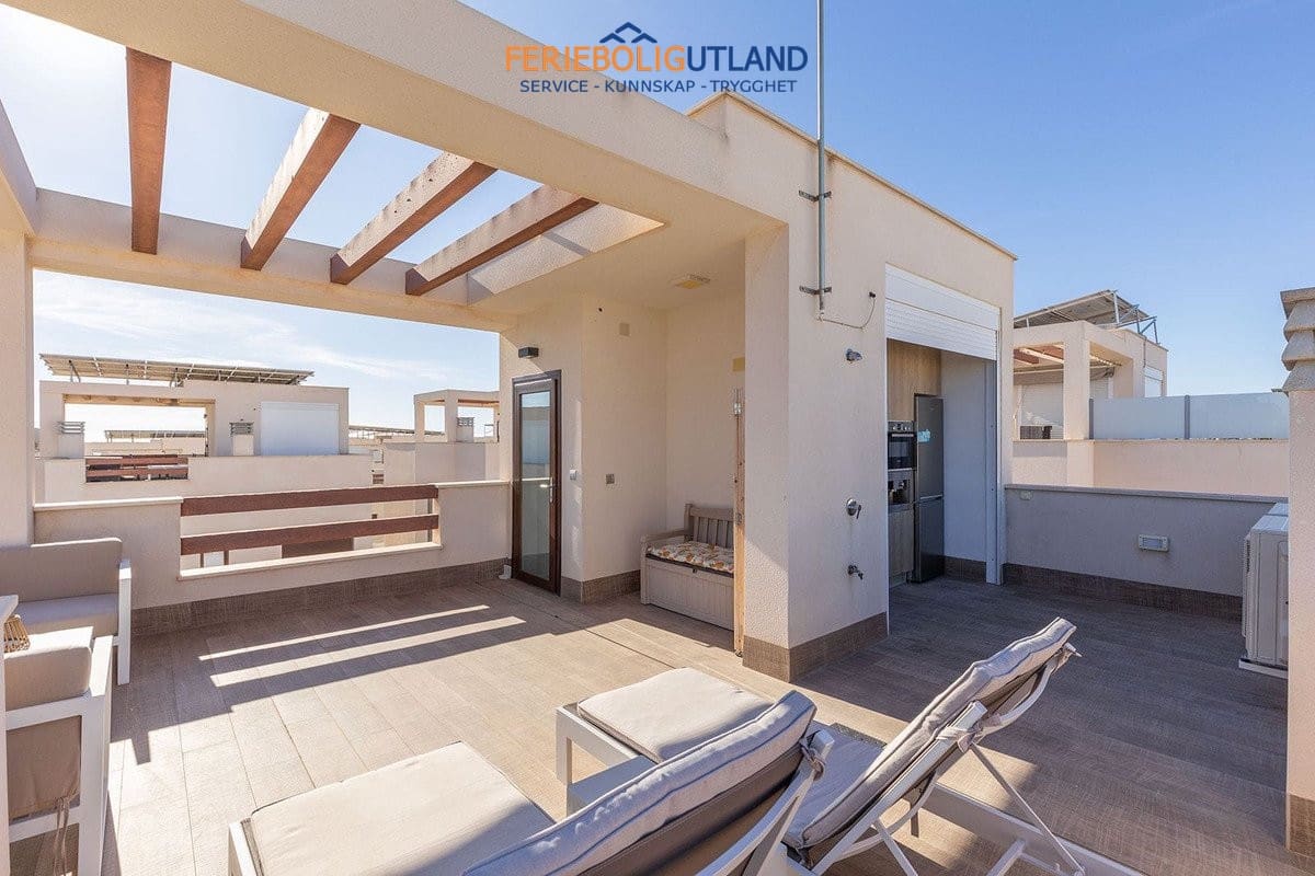 3 soverom Villa til salgs i Ciudad Quesada med svømmebasseng garasje - € 449 000 (Ref: 10007082)