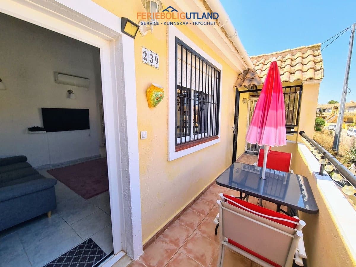 2 soverom Leilighet til salgs i Villamartin med svømmebasseng garasje - € 129 000 (Ref: 10009839)