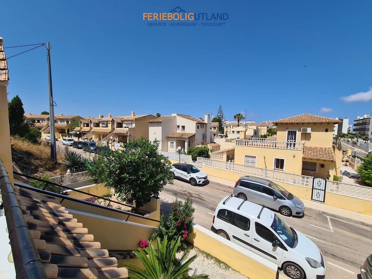 2 soverom Leilighet til salgs i Villamartin med svømmebasseng garasje - € 129 000 (Ref: 10009839)