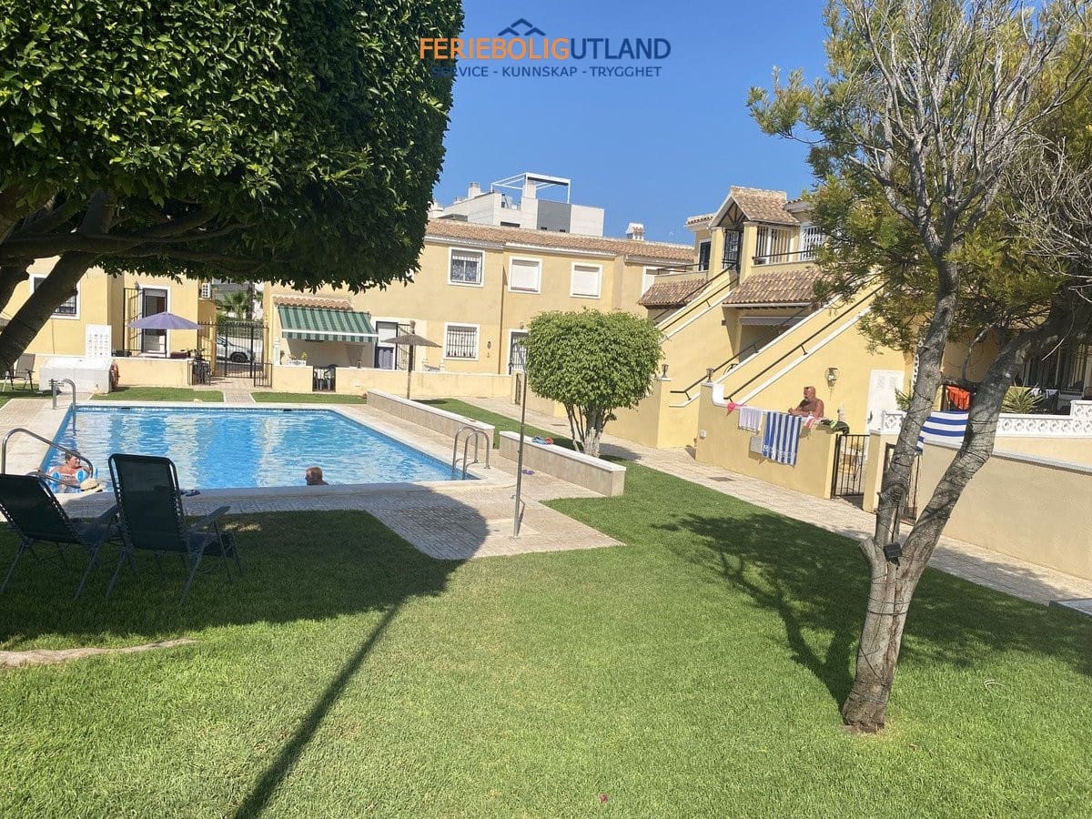 2 soverom Leilighet til salgs i Villamartin med svømmebasseng garasje - € 129 000 (Ref: 10009839)