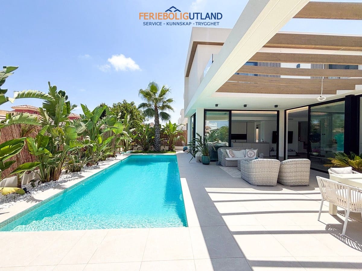 3 chambre Villa/Maison à vendre à Cabo Roig avec piscine garage - 749 000 € (Ref: 10011921)