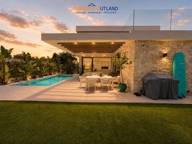 3 chambre Villa/Maison à vendre à Cabo Roig, Orihuela avec piscine garage - 749 000 € (Ref: 10011921)