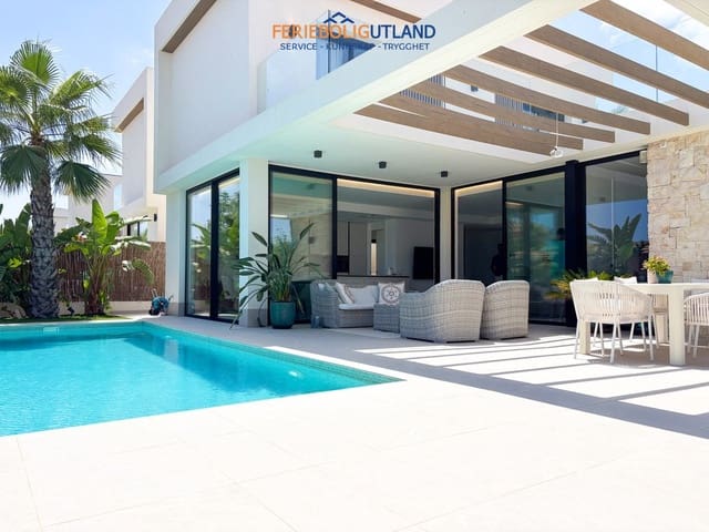3 chambre Villa/Maison à vendre à Cabo Roig, Orihuela avec piscine garage - 749 000 € (Ref: 10011921)