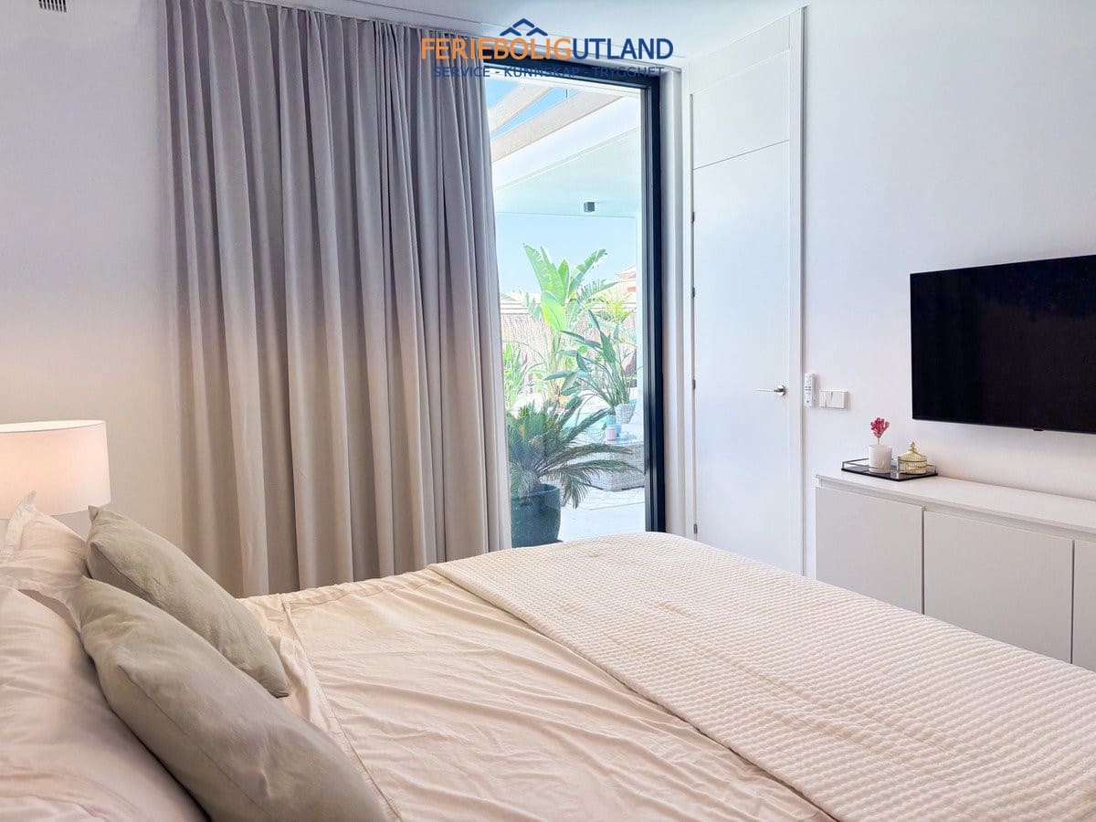 3 chambre Villa/Maison à vendre à Cabo Roig avec piscine garage - 749 000 € (Ref: 10011921)
