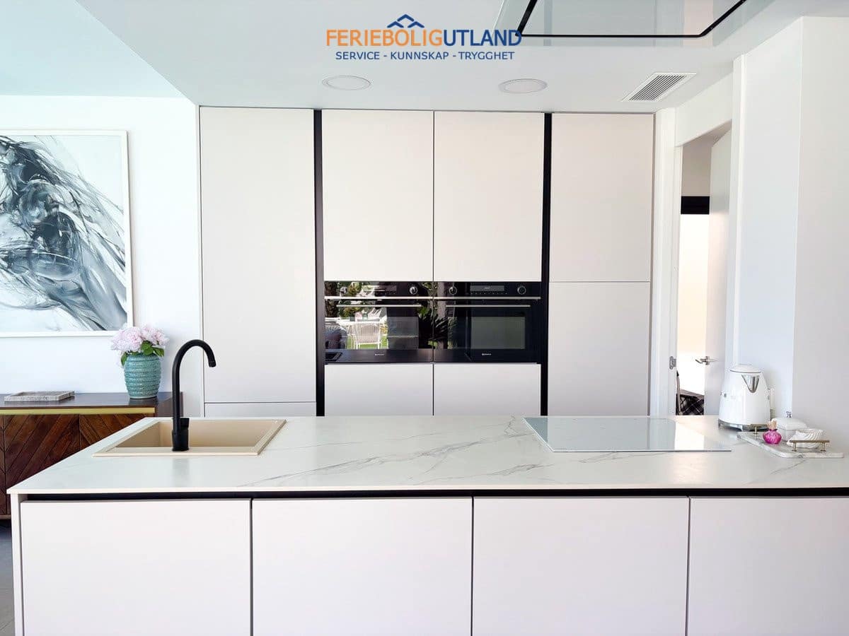 3 chambre Villa/Maison à vendre à Cabo Roig avec piscine garage - 749 000 € (Ref: 10011921)