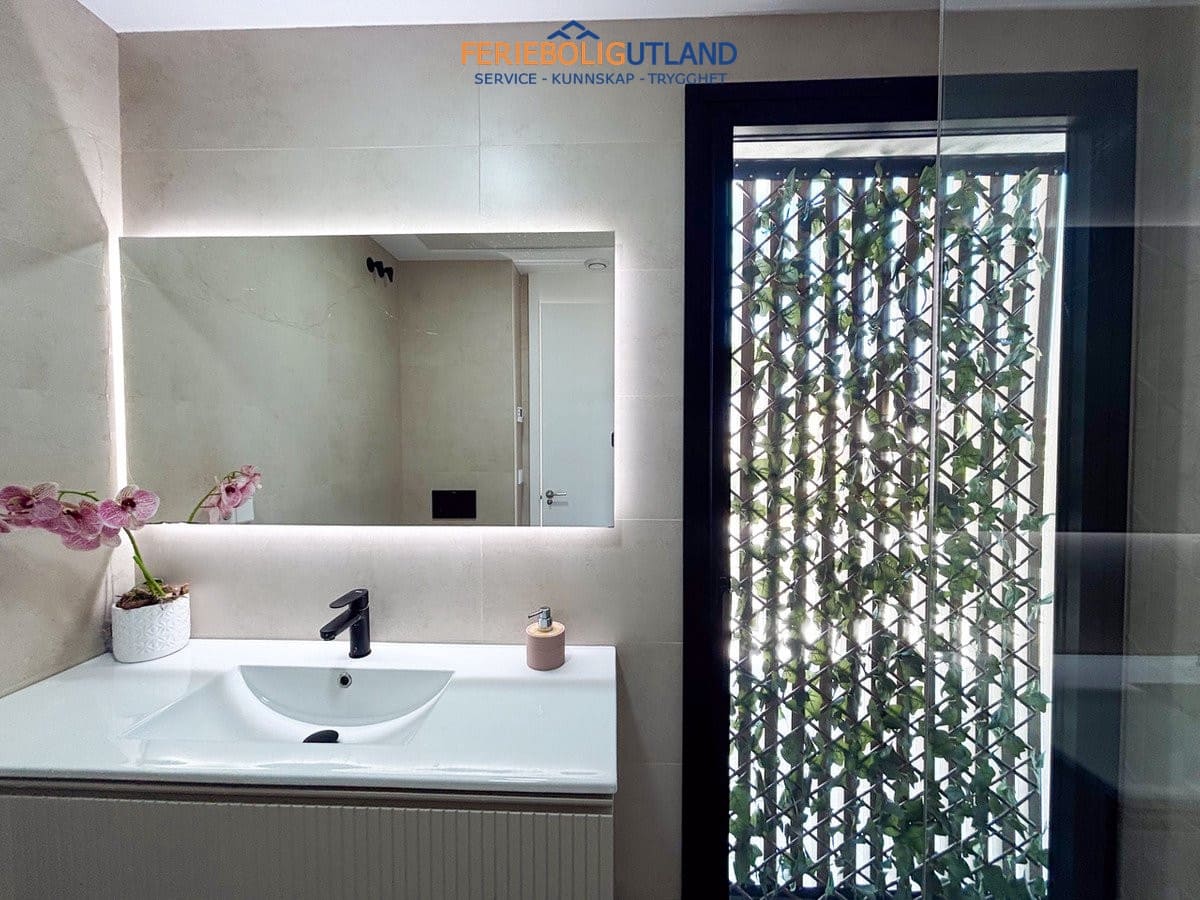 3 chambre Villa/Maison à vendre à Cabo Roig avec piscine garage - 749 000 € (Ref: 10011921)