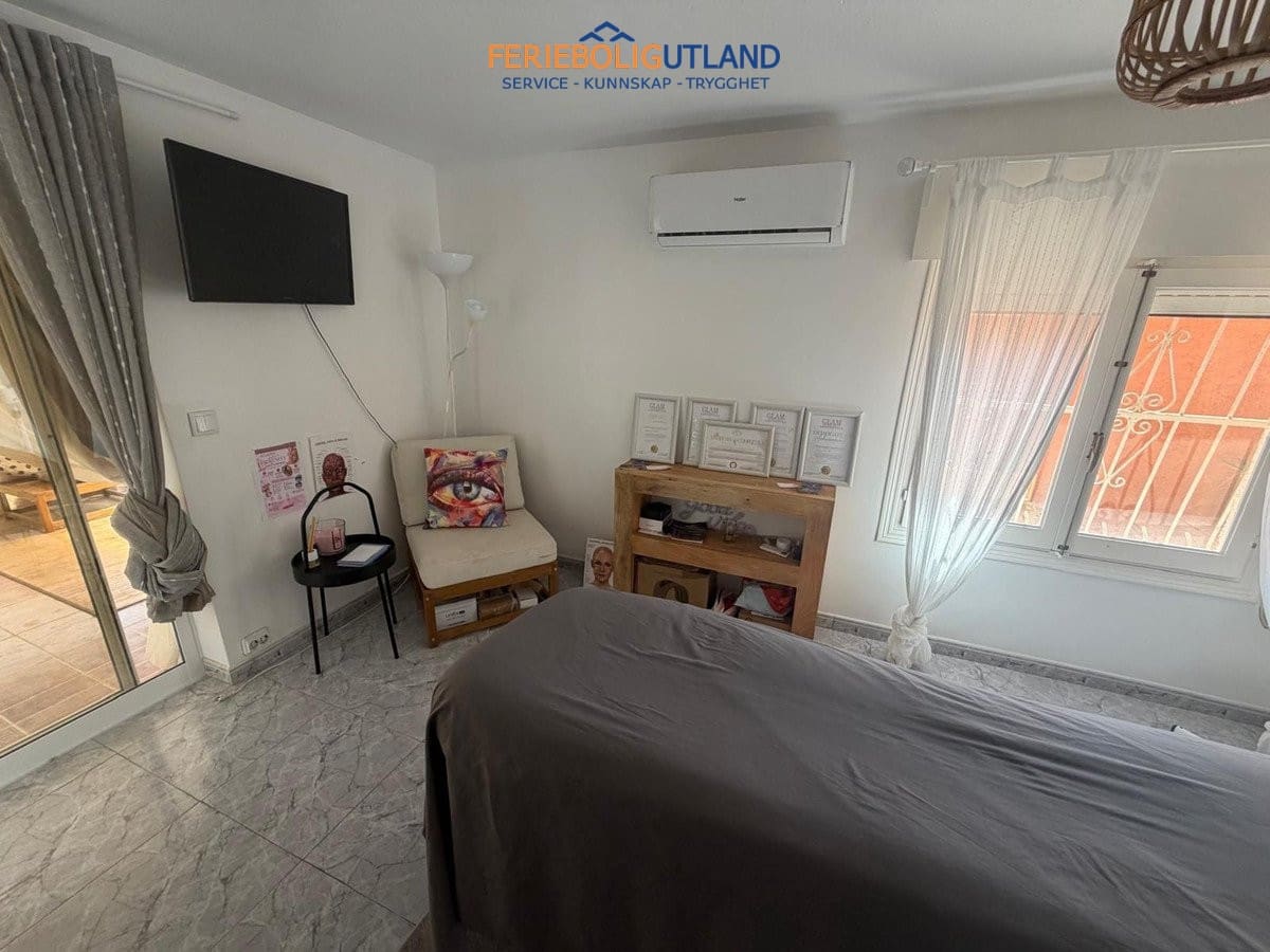 4 slaapkamer Villa te koop in Ciudad Quesada met zwembad garage - € 475.000 (Ref: 10011922)