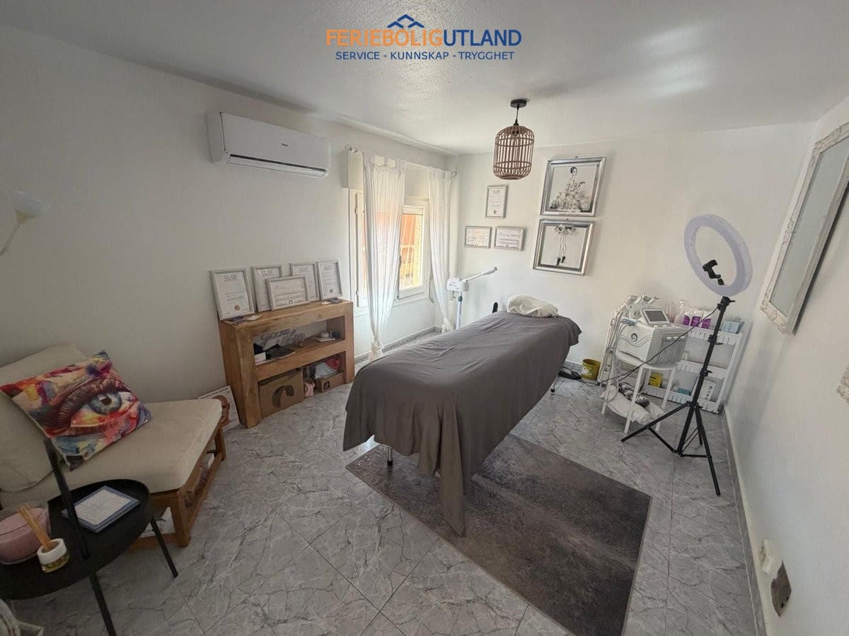 4 slaapkamer Villa te koop in Ciudad Quesada met zwembad garage - € 475.000 (Ref: 10011922)