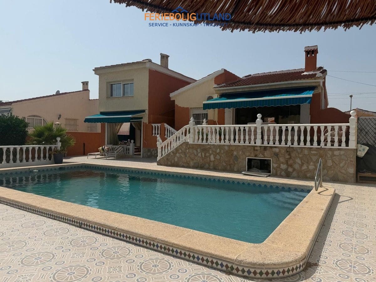 4 slaapkamer Villa te koop in Ciudad Quesada met zwembad garage - € 475.000 (Ref: 10011922)