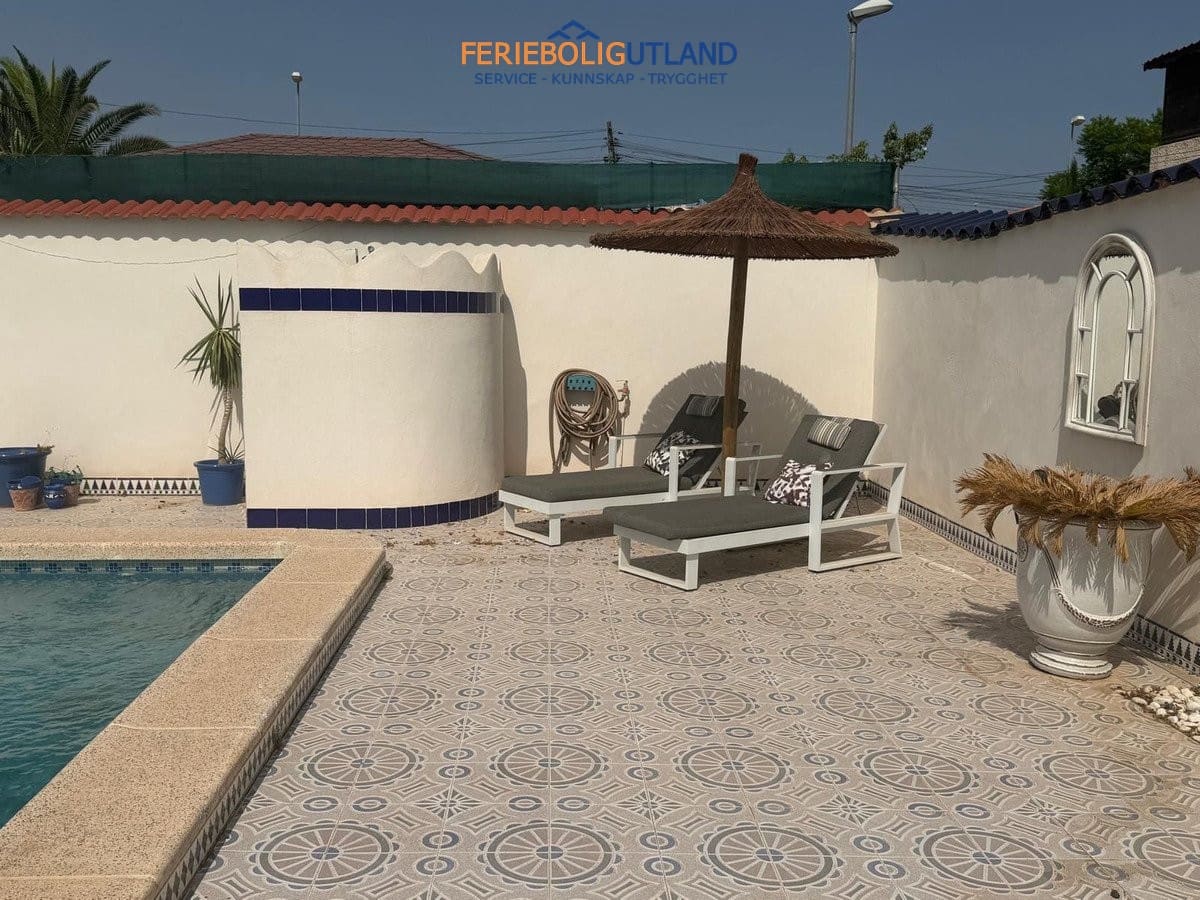 4 slaapkamer Villa te koop in Ciudad Quesada met zwembad garage - € 475.000 (Ref: 10011922)
